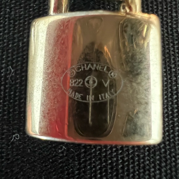 CHANEL 2022 Padlock CC Drop Earrings - Picture 4 of 9